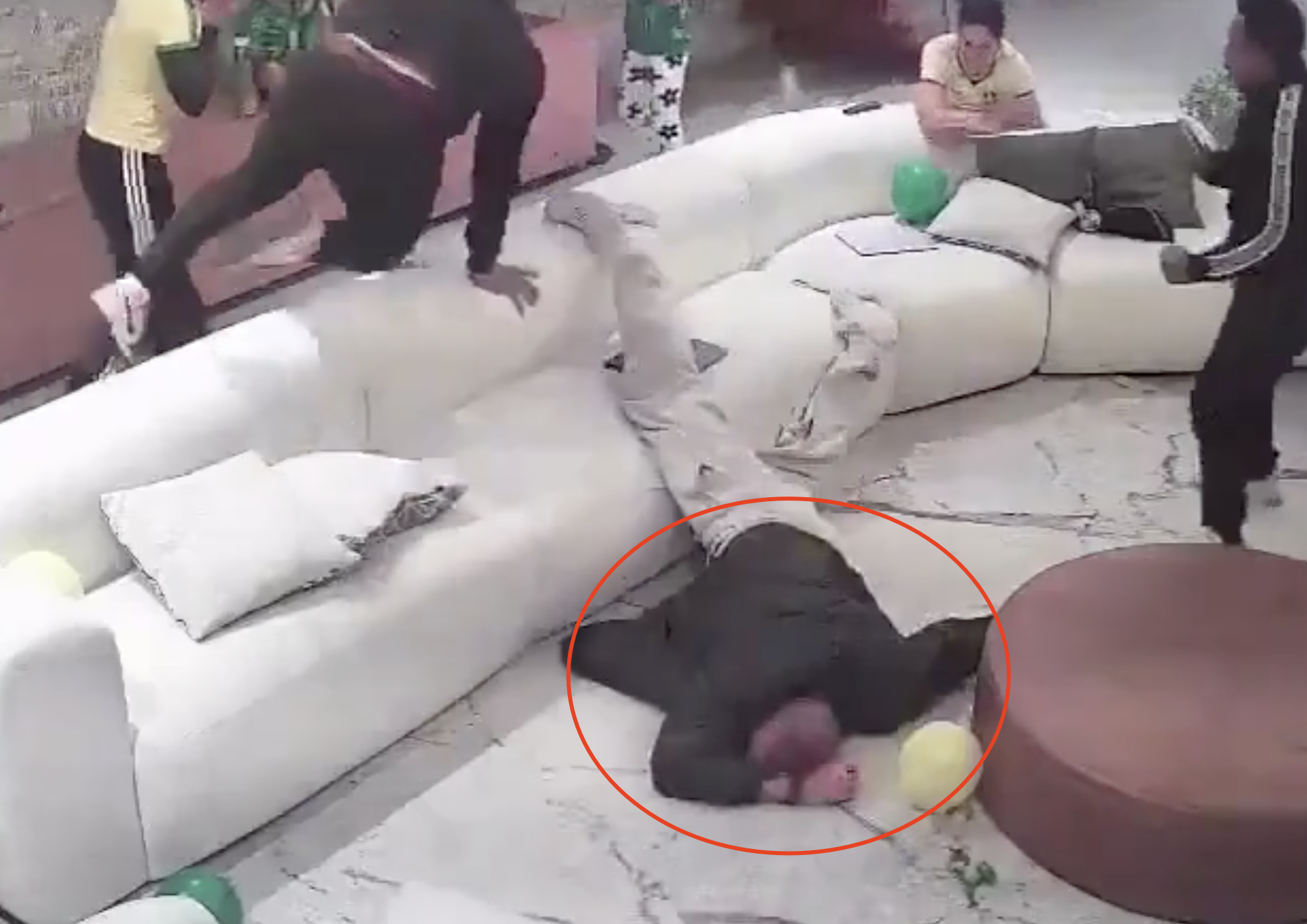 澳门新葡京-吓人 38岁门神入选巴西队后激动到昏迷：趴在地上不动 家人没发现